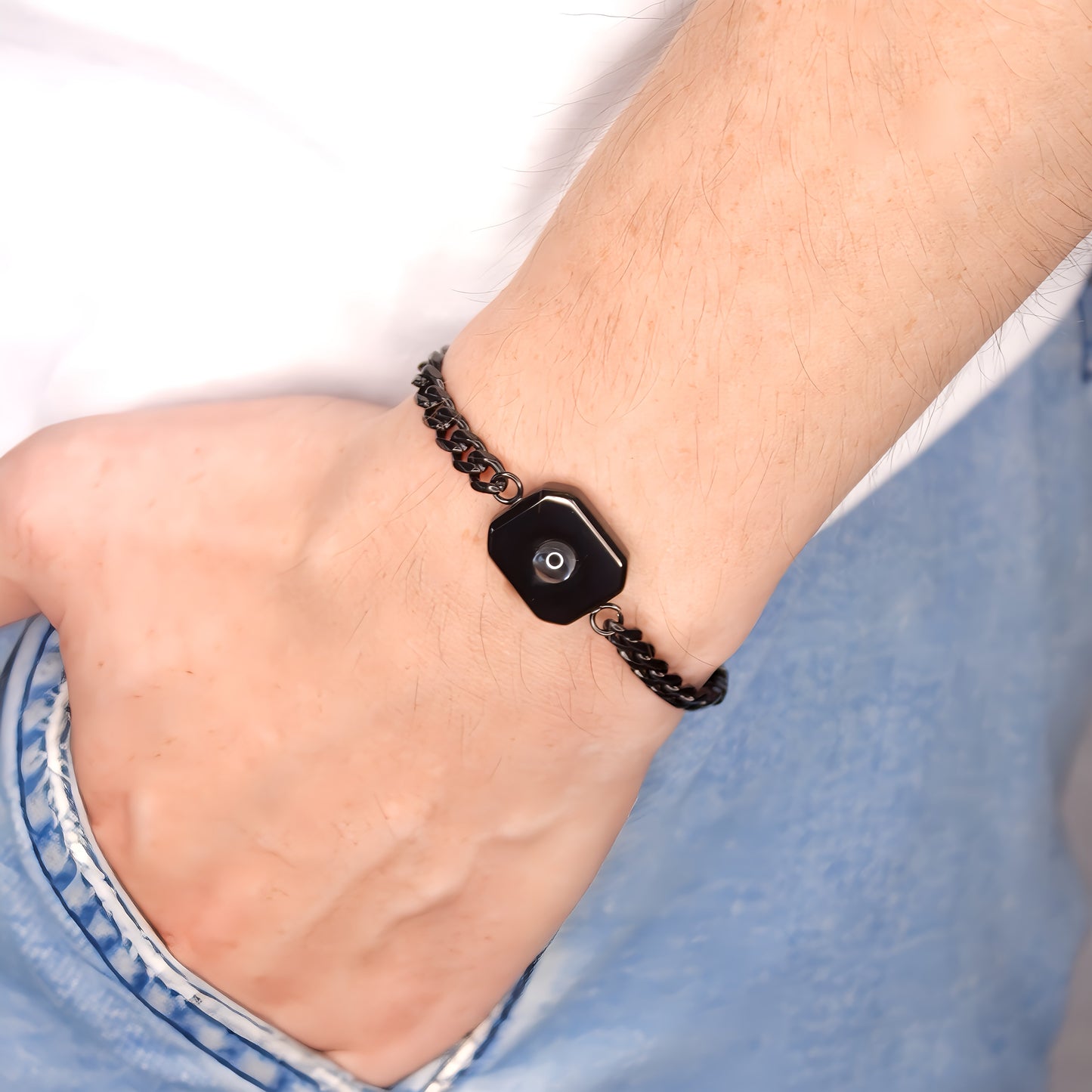 pulseira de projeção com pingente quadrado