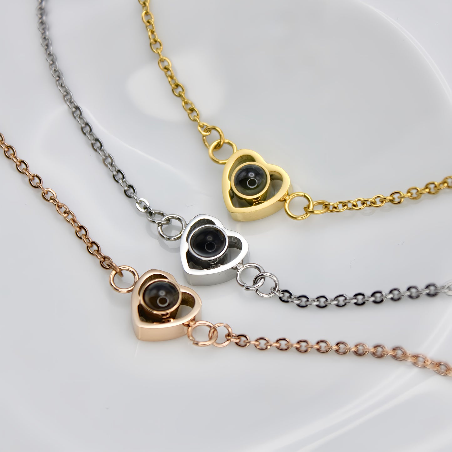 pulsera de cadena con proyección de corazón