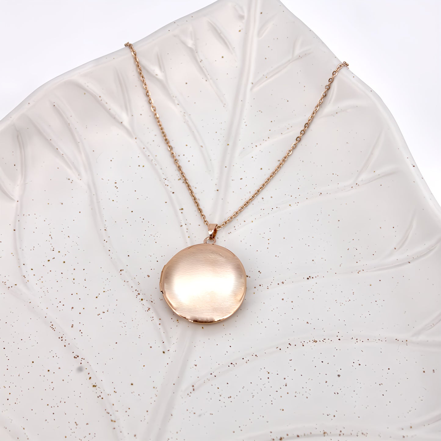 round photo locket