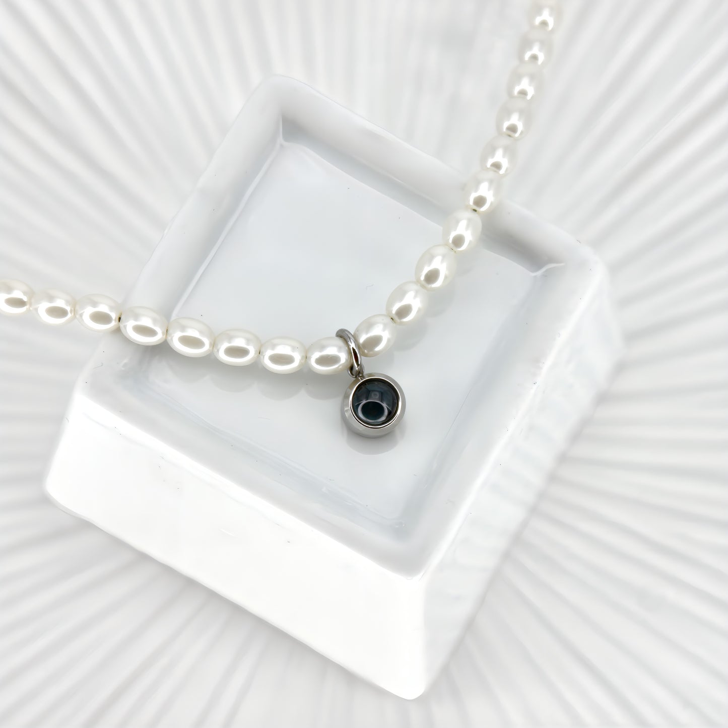 pure pearl projection necklace