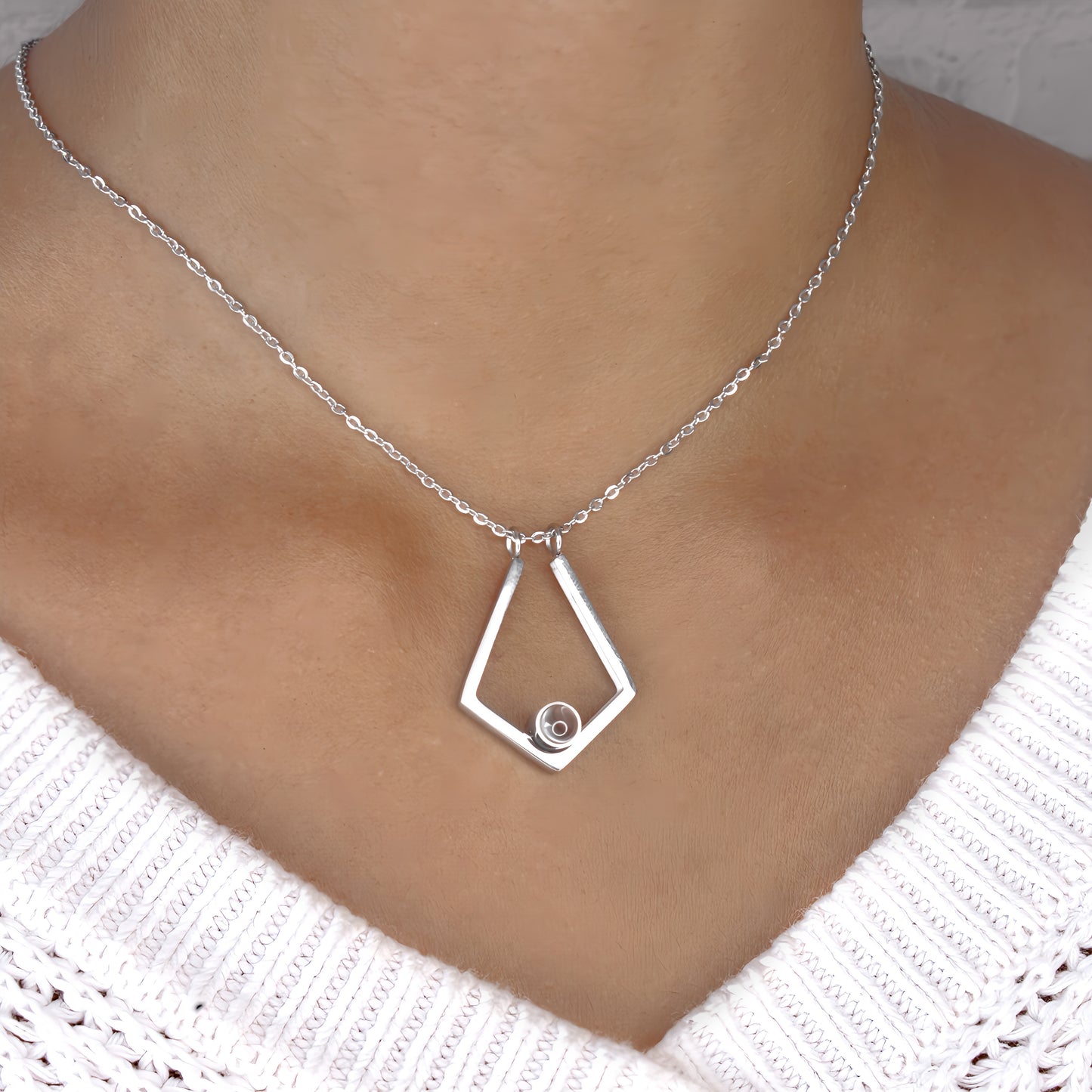 special pendant projection necklace