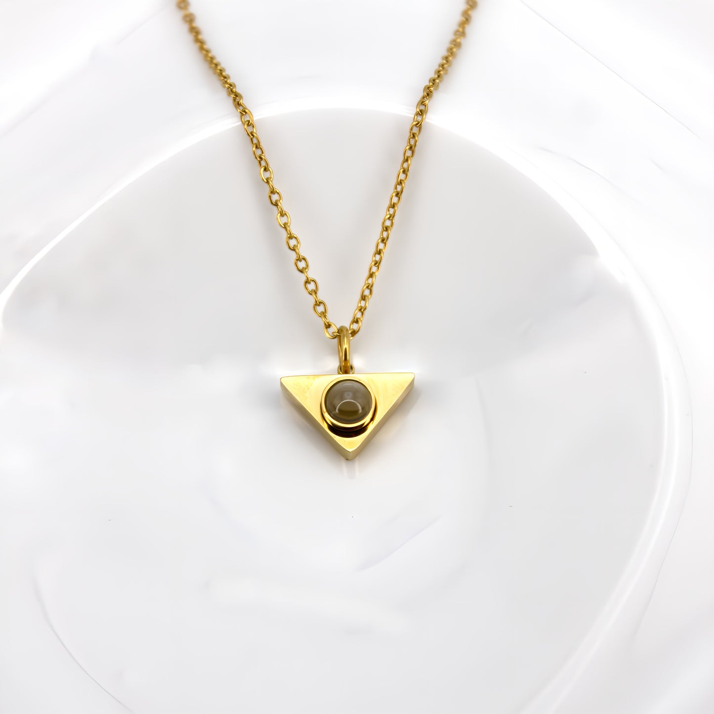 elegant triangle projection necklace