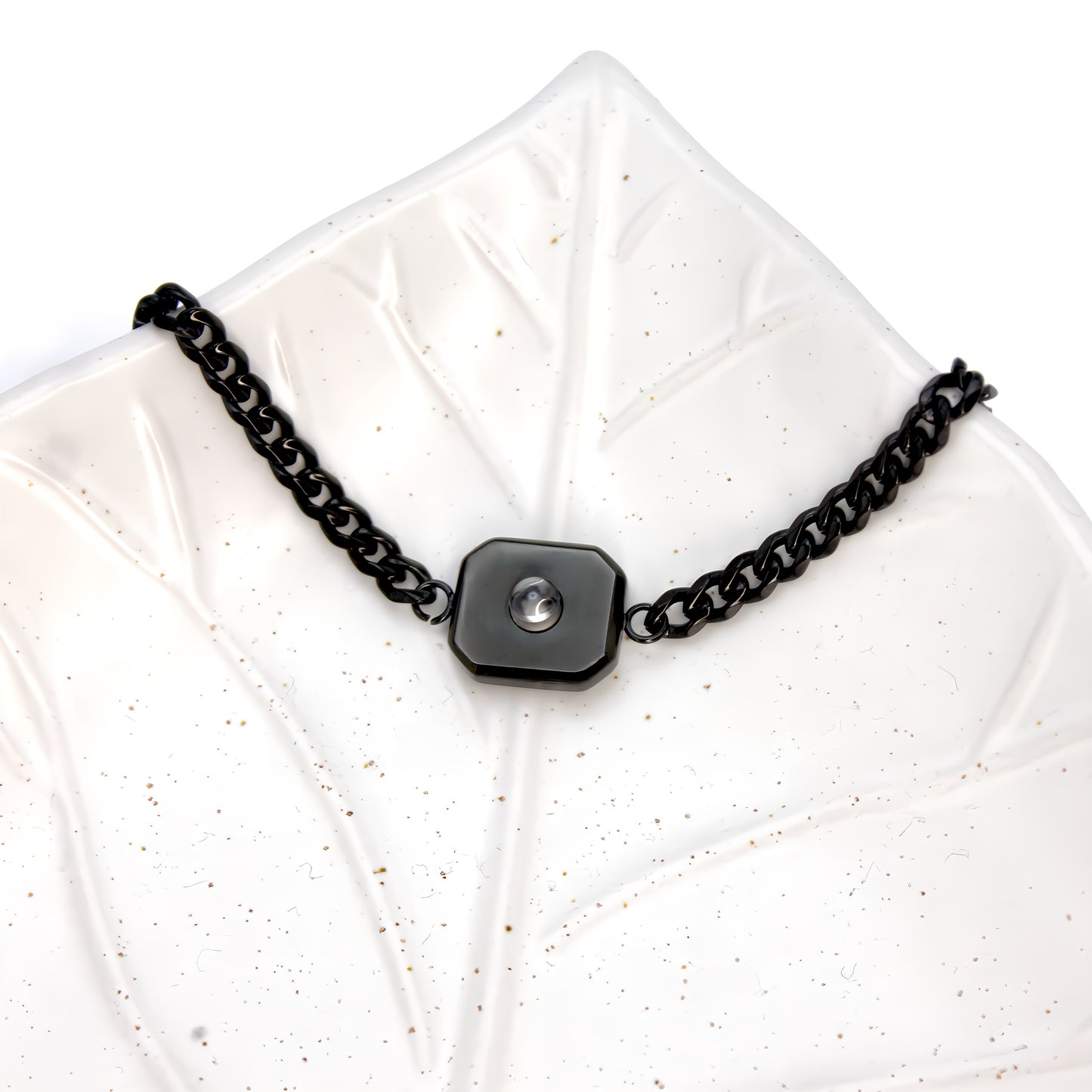 square pendant projection bracelet