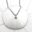 Collar de proyección minimalista para hombre