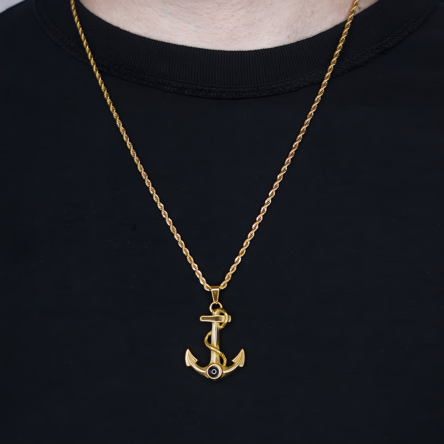 strong anchor projection necklace