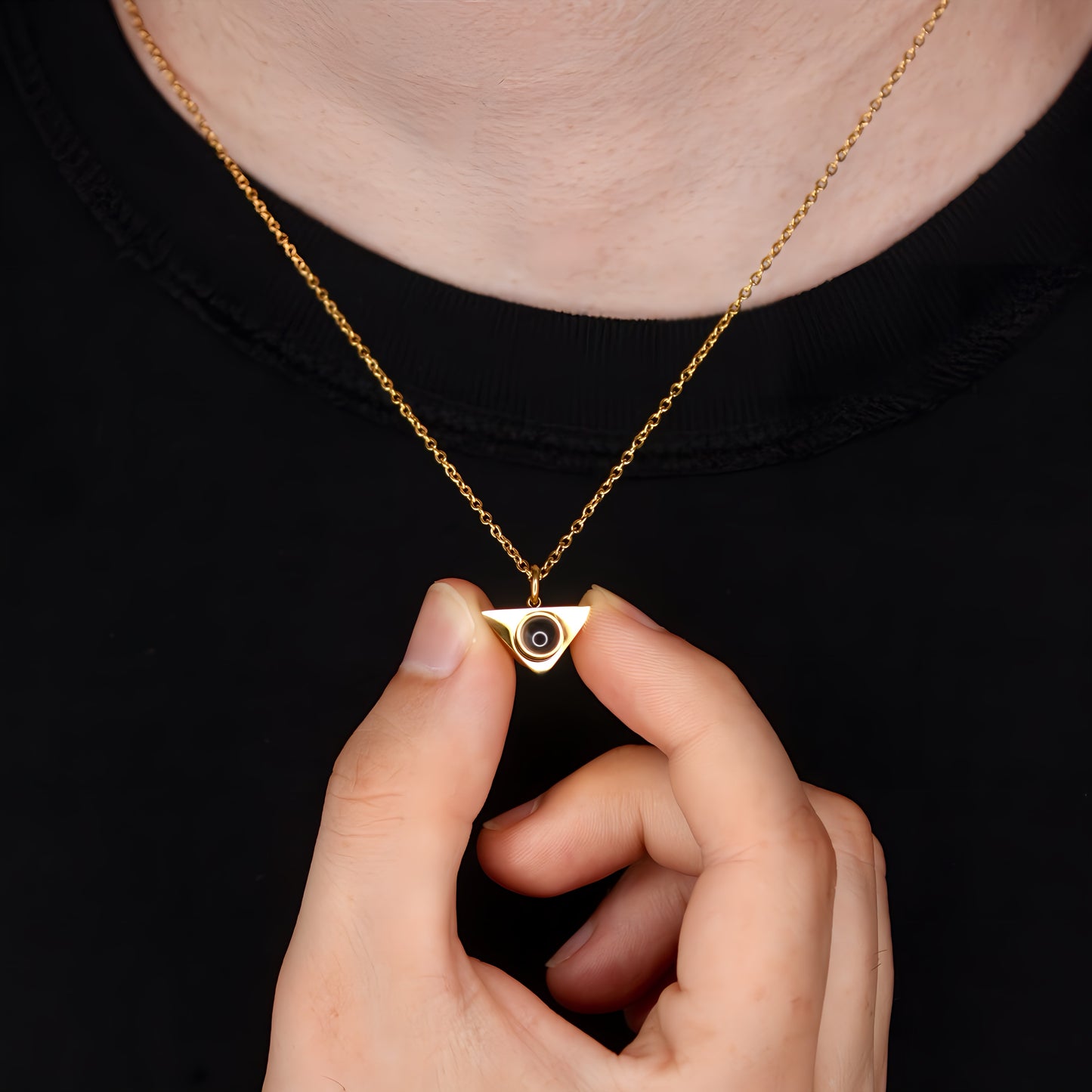 elegant triangle projection necklace