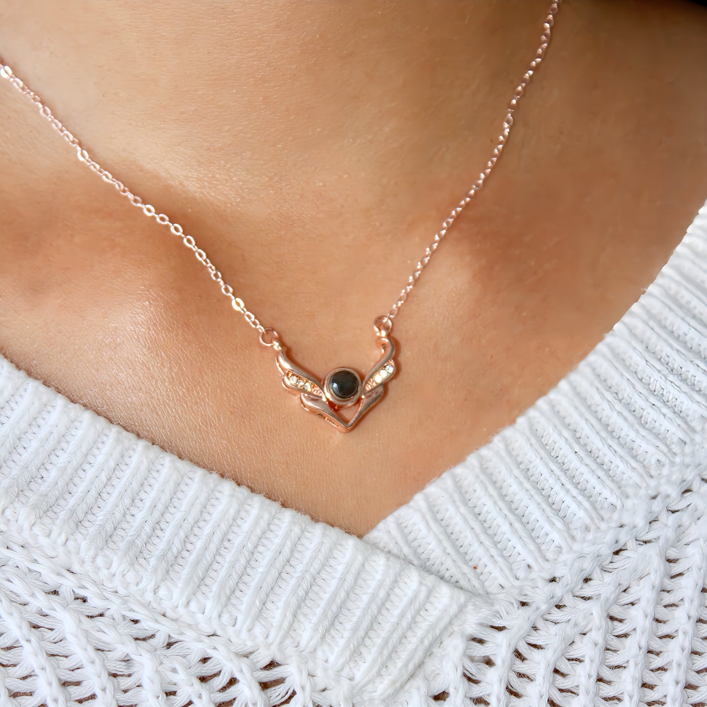 pure angel wings projection necklace