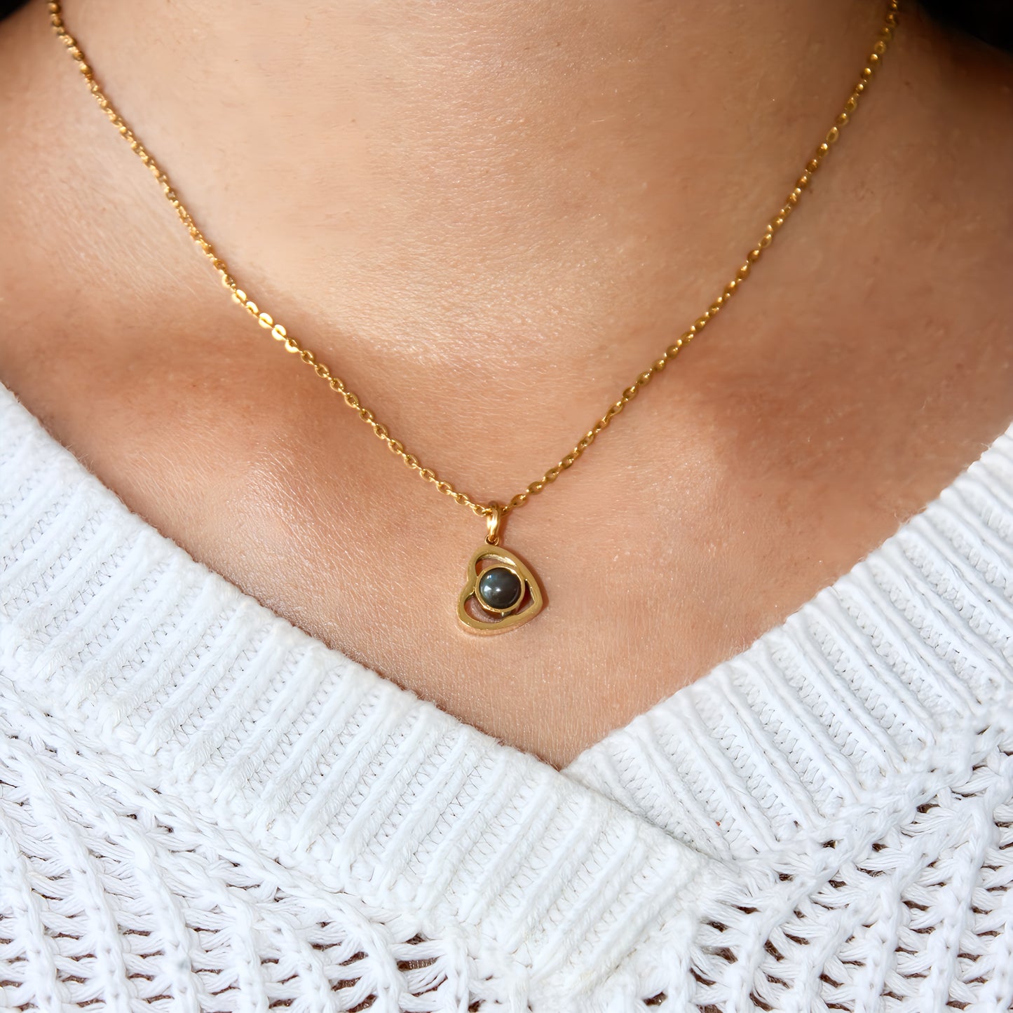 small heart projection necklace