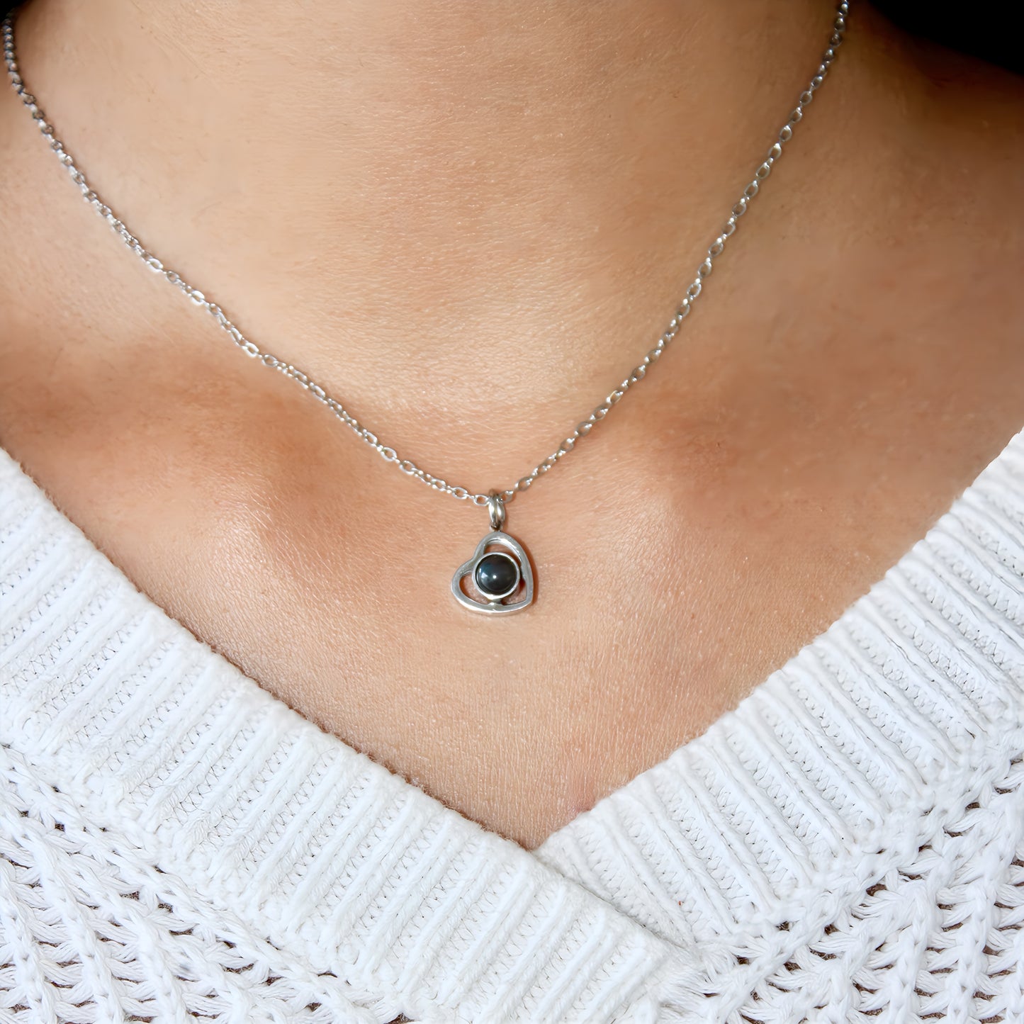 small heart projection necklace