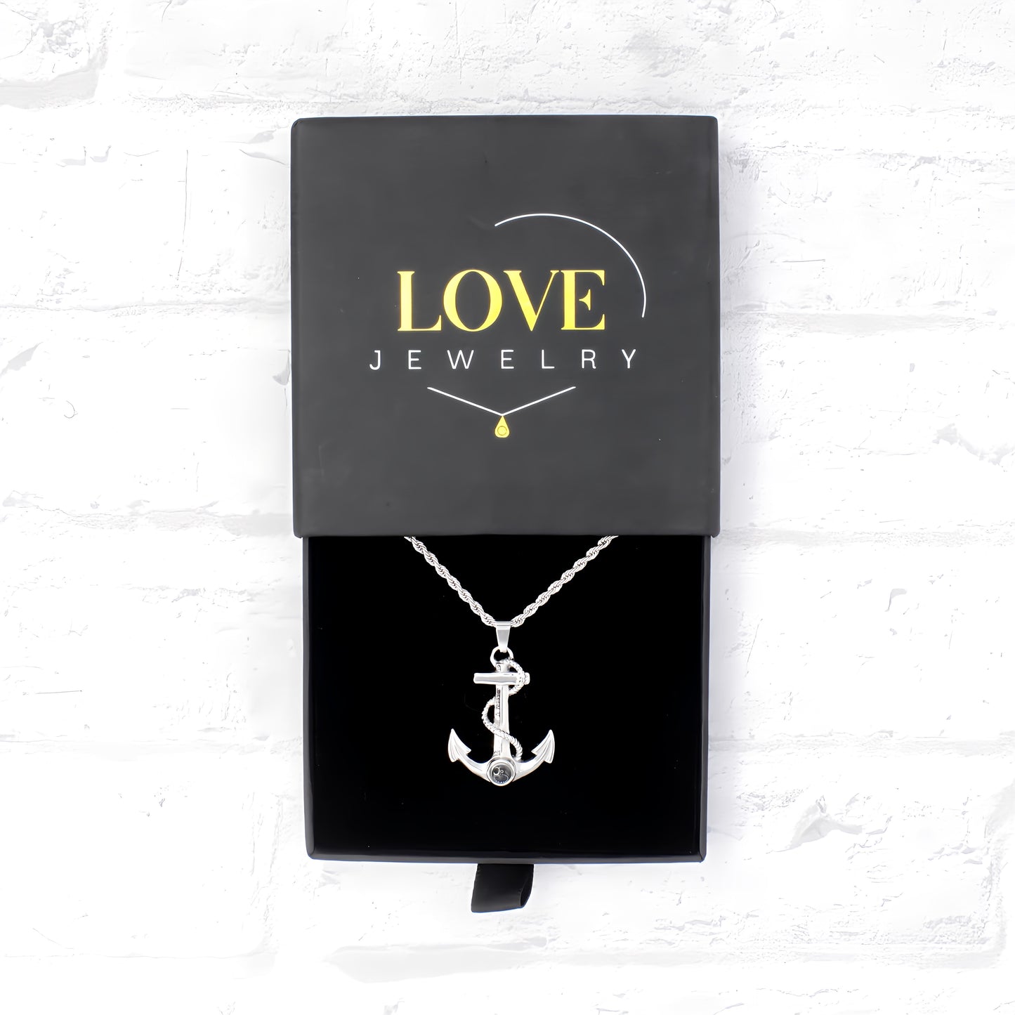 strong anchor projection necklace