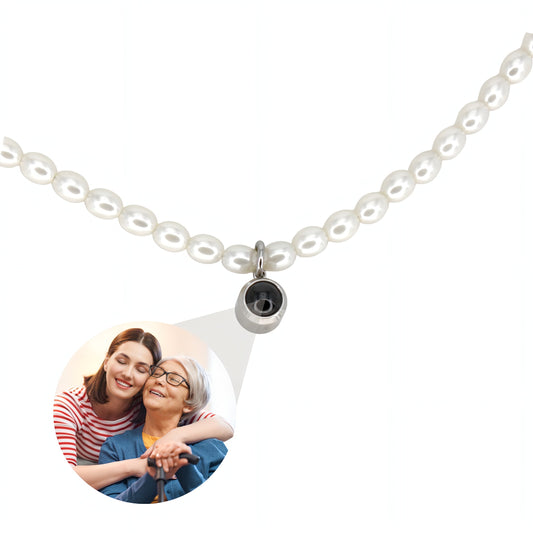 Pure Pearl Projection Necklace