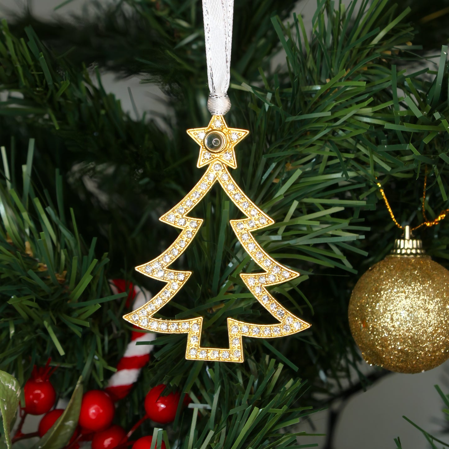 christmas tree projection ornament