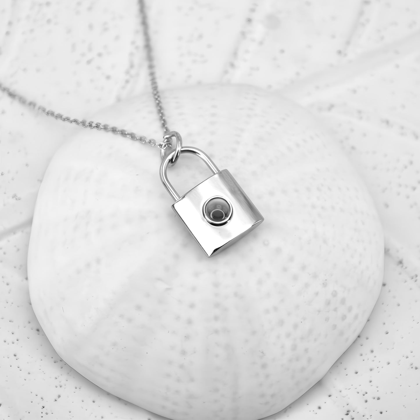 padlock pendant projection necklace