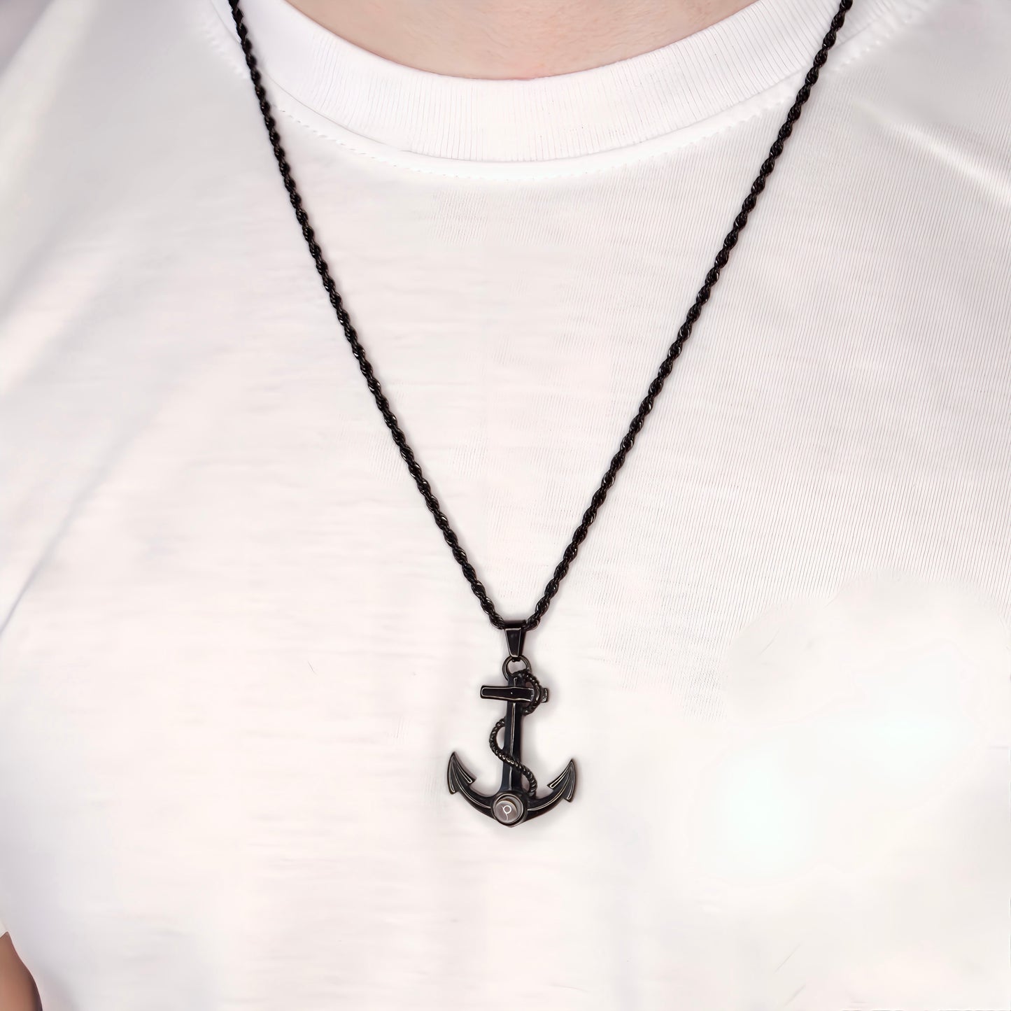 strong anchor projection necklace